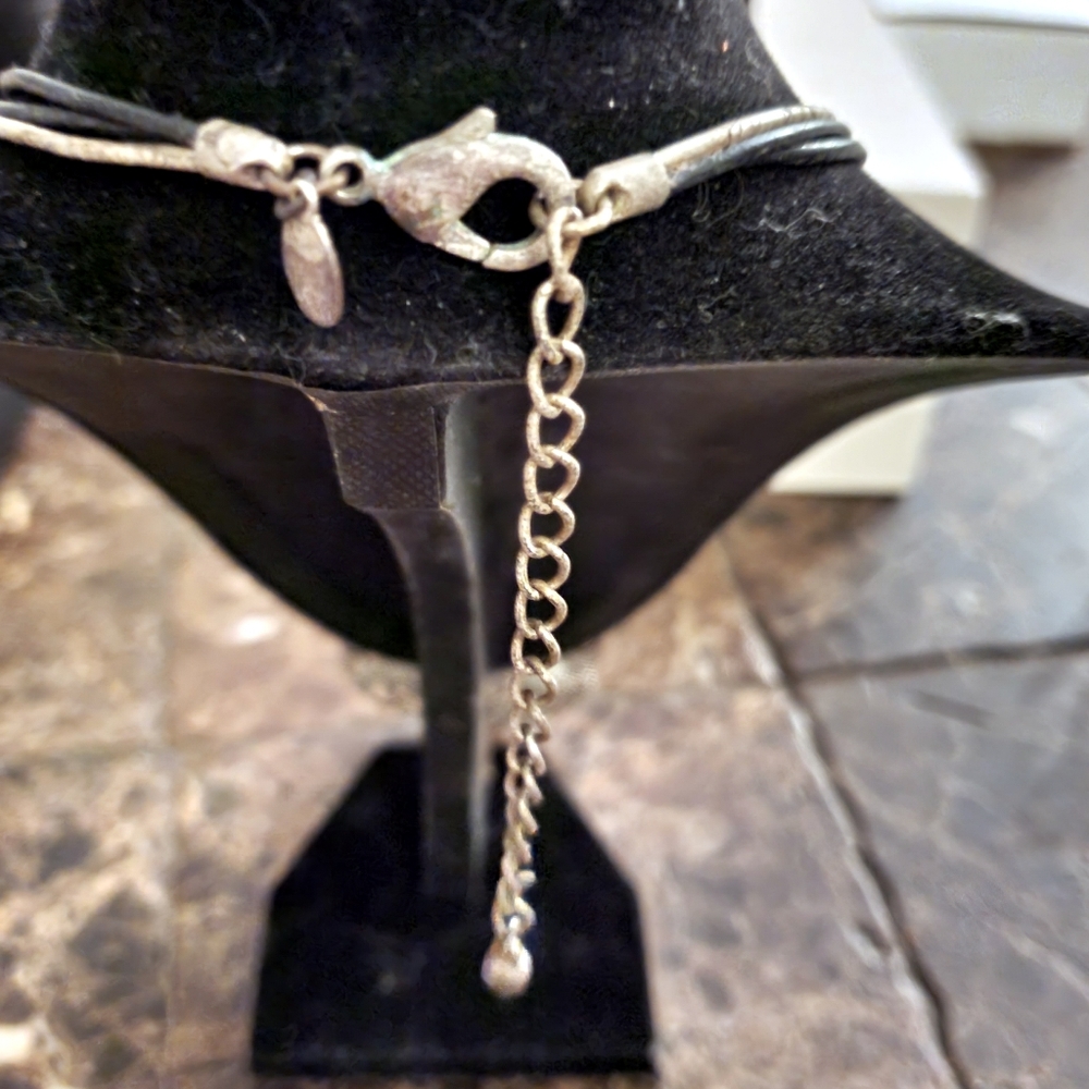 🚫SOLD🚫Chicos Silver & Black Leather Chain with Silver Medallion - Picture 4 of 4